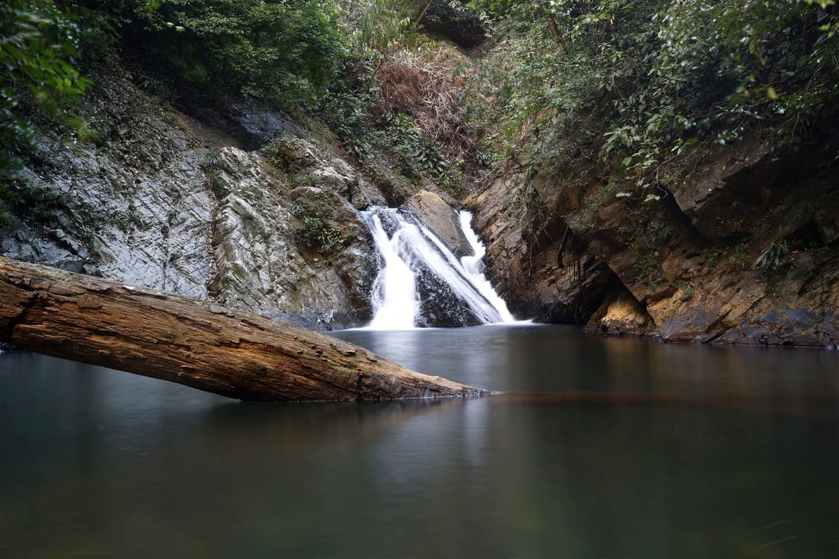 Trekking a la cascada y poza